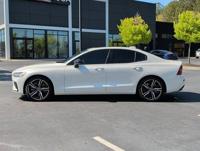 2022 Volvo S60 Recharge Plug-In Hybrid R-Design AWD All Wheel Drive El Call (678) 721-8304 to confirm availability - April 10th - Image 9