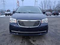 2013 CHRYSLER TOWN AND COUNTRY WAUKEGAN, ILLINOIS - Image 3