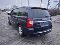 2013 CHRYSLER TOWN AND COUNTRY WAUKEGAN, ILLINOIS - Image 7
