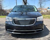 2014 Chrysler Town & Country Touring L Philadelphia - Image 3