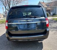 2014 Chrysler Town & Country Touring L Philadelphia - Image 7