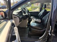 2014 Chrysler Town & Country Touring L Philadelphia - Image 10