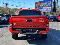 2018 Toyota Tacoma TRD Off Road 4x4 4dr Double Cab 5.0 ft SB 6A CRYSTAL AUTO SALES ~ NASHVILLE - Image 8