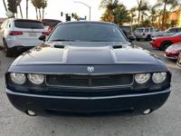2010 Dodge Challenger R/T * HEMI V8 * 6 SPEED * LOWERED * RIMS * EXHAUST R/T 2dr + FINANCING AVAILABLE!!! - Image 6