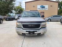 2005 GMC Sierra 1500 Crew Cab, clean title, runs great, no issues Houston - Image 3