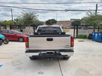 2005 GMC Sierra 1500 Crew Cab, clean title, runs great, no issues Houston - Image 7