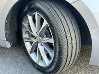 2017 Hyundai Azera ***Low Miles*** Acworth - Image 6