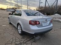 2010 VOLKSWAGEN JETTA WAUKEGAN, ILLINOIS - Image 7