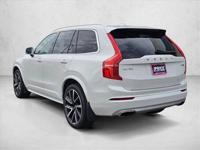 2020 Volvo XC90 Momentum AWD All Wheel Drive SUV XC 90 AUTONATION Call (425) 873-8280 to confirm availability - April 14th - Image 4