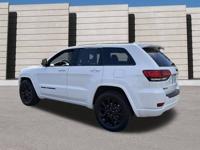 2018 Jeep Grand Cherokee 4x4 4WD Altitude SUV Est. payment OAC† - Image 4