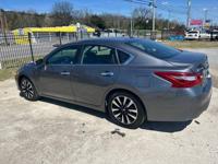 2018 Nissan Altima SL-41K, Heated Leather Seats, Alloy Wheels - Image 3