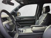 2024 Jeep Wagoneer Series II Carbide 4x4 4WD SUV AUTONATION Call (678) 721-8304 to confirm availability - April 14th - Image 9