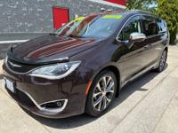 2017 CHRYSLER PACIFICA LIMITED LOADED V6 3.6L BLACK MINIVAN***SALE*** PORTLAND OREGON - Image 3