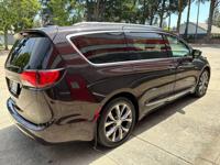 2017 CHRYSLER PACIFICA LIMITED LOADED V6 3.6L BLACK MINIVAN***SALE*** PORTLAND OREGON - Image 9