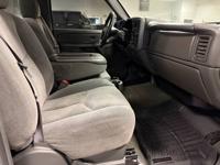 2004 Chevy 1500 Silverado Z71, Regular Cab, Short Bed, Rust Free! Osage City - Image 9