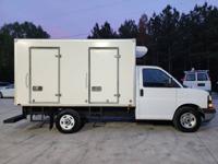 2022 GMC Savana 3500 Reefer Refrigerated Box Truck Thermo King V320MAX west chicagoland - Image 8