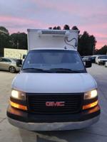 2022 GMC Savana 3500 Reefer Refrigerated Box Truck Thermo King V320MAX west chicagoland - Image 9