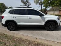 2023 Volkswagen Taos S - 57K - accident-free and smoke-free Norman - Image 6