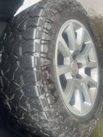 2005 gmc yukon slt with lots new parts installed and tranny Jacksonville - Image 3