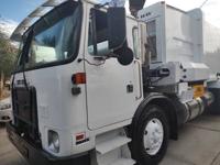 Refuse Truck / Garbage Truck / Trash Truck / Low Miles Rust FREE - Image 7