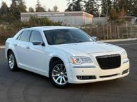 2011 Chrysler 300C Lakewood - Image 4