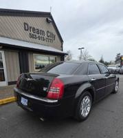 2006 Chrysler 300 300c Sedan 4d V8, Hemi, 5.7 Liter Sedan Dream City OVER 200 TRUCKS IN STOCK - Image 8