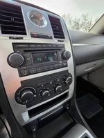 2006 Chrysler 300 300c Sedan 4d V8, Hemi, 5.7 Liter Sedan Dream City OVER 200 TRUCKS IN STOCK - Image 9
