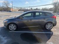 2015 Ford Focus Titanium Hatchback ROSLYN HEIGHTS - Image 5