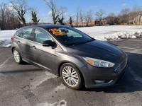 2015 Ford Focus Titanium Hatchback ROSLYN HEIGHTS - Image 10