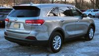 2017 Kia Sorento LX 7-Passenger Hauler! westchester - Image 4