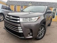 2017 Toyota Highlander XLE AWD*LOW MILES*SUPER CLEAN*FULLY LOADED* SUPERIOR AUTO SALES - Image 2