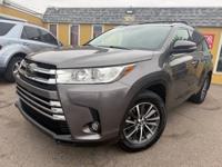 2017 Toyota Highlander XLE AWD*LOW MILES*SUPER CLEAN*FULLY LOADED* SUPERIOR AUTO SALES - Image 4