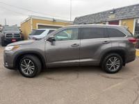 2017 Toyota Highlander XLE AWD*LOW MILES*SUPER CLEAN*FULLY LOADED* SUPERIOR AUTO SALES - Image 6