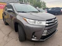 2017 Toyota Highlander XLE AWD*LOW MILES*SUPER CLEAN*FULLY LOADED* SUPERIOR AUTO SALES - Image 10