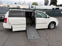 2009 Chrysler Town & Country Touring - WHEELCHAIR VAN / SIDE LOADER! Wheelchair Van In Beaverton - Image 7