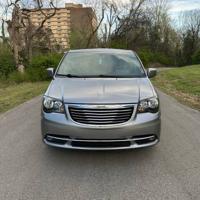2015 Chrysler Town and Country S Nashville - Image 3