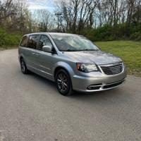 2015 Chrysler Town and Country S Nashville - Image 4