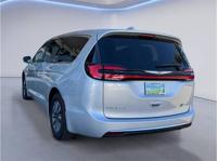 2022 Chrysler Pacifica Hybrid Touring L - GOOD/BAD/NO CREDIT OK! + Escondido Auto Super Center - Image 5