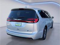 2022 Chrysler Pacifica Hybrid Touring L - GOOD/BAD/NO CREDIT OK! + Escondido Auto Super Center - Image 7