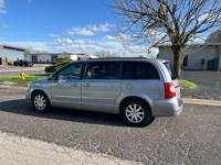 2014 Chrysler Town & Country Calumet City - Image 4