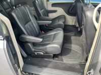2014 Chrysler Town & Country Calumet City - Image 7