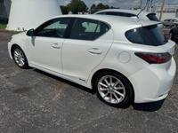2013 LEXUS CT200H HATCHBACK HYBRID EXCELLENT CONDITION LOADED ROMEOVILLE / BOLINGBROOK IL - Image 4