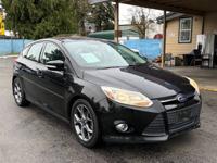 2014 Ford Focus SE Hatchback // Only 79k mi Clean Title // Vancouver Auto Center - Image 4