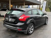 2014 Ford Focus SE Hatchback // Only 79k mi Clean Title // Vancouver Auto Center - Image 6