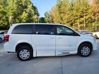 2015 Dodge Grand Caravan SE Mobility Handicap Wheelchair Van - Image 8