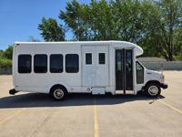2002 Ford E-450 Shuttle Bus Kansas City - Image 3