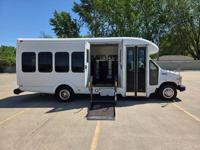 2002 Ford E-450 Shuttle Bus Kansas City - Image 4