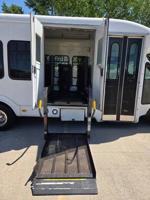 2002 Ford E-450 Shuttle Bus Kansas City - Image 5