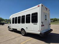 2002 Ford E-450 Shuttle Bus Kansas City - Image 8