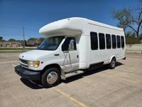 2002 Ford E-450 Shuttle Bus Kansas City - Image 10